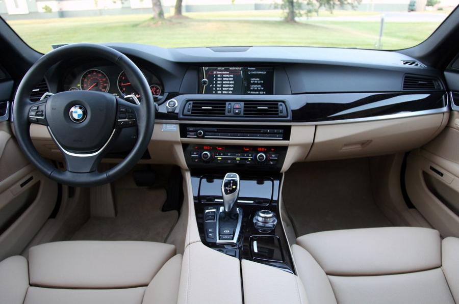  BMW 528i xDrive 2012 года  (фото 28 из 41)